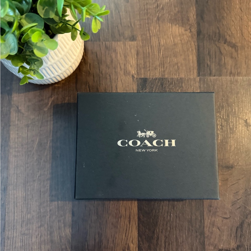 Coach Wristlet - Picture 7 of 7